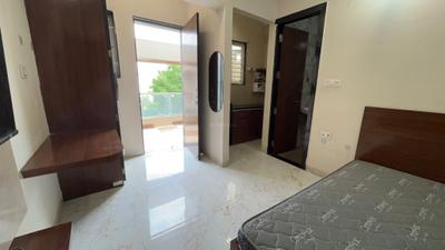 1 RK Independent Builder Floor