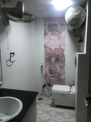 Bathroom Image of 2200 Sq.ft 3 BHK Apartment / Flat for sale in Kaushambi Ghaziabad for Rs. 26000000