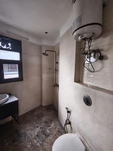 Bathroom Image of 1850 Sq.ft 3 BHK Independent House for rent in Kirti Nagar New Delhi for Rs. 59999