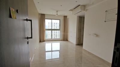 Living Room Image of 550 Sq.ft 1 BHK Apartment / Flat for sale in Hiranandani Regent Hill A B C D And E Wing, Powai Mumbai for Rs. 19000000