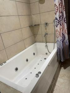 Bathroom Image of 2500 Sq.ft 3 BHK Builder Floor for rent in Safdarjung Enclave New Delhi for Rs. 170000