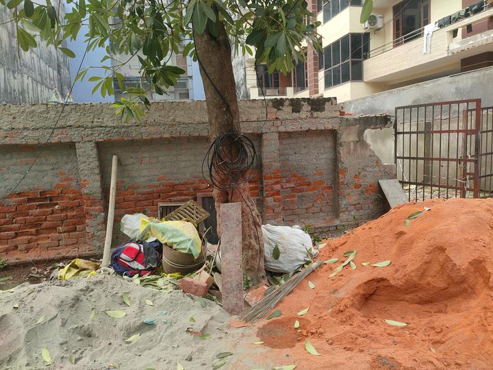 B Block, Sector 71 Main Image 1