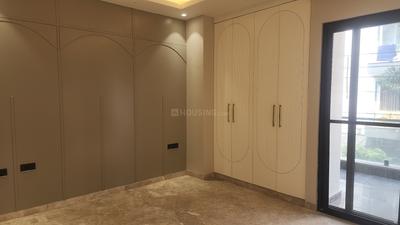 Bedroom Image of 1800 Sq.ft 3 BHK Builder Floor for sale in Surajmal Vihar New Delhi for Rs. 40000000