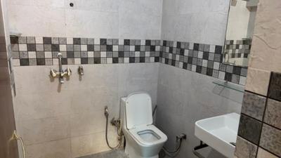 Image of 1500 Sq.ft 3 BHK Apartment / Flat for rent in Metroview Apartment, Sector 13 Dwarka, New Delhi for Rs. 38000