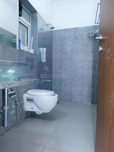 Bathroom Image of 1450 Sq.ft 3.5 BHK Apartment / Flat for rent in Lokhandwala Minerva, Worli Mumbai for Rs. 350000