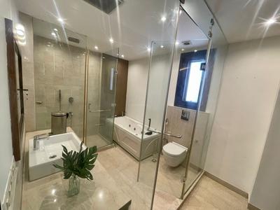 Bathroom Image of 1800 Sq.ft 3 BHK Apartment / Flat for rent in Green Park New Delhi for Rs. 170000