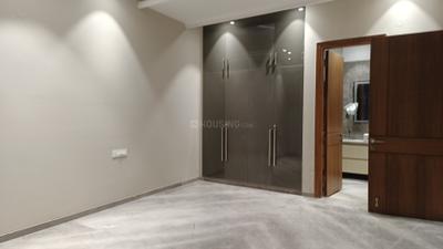 Bedroom Image of 2400 Sq.ft 3 BHK Builder Floor for rent in Greater Kailash II New Delhi for Rs. 225000