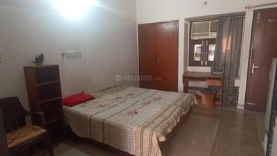 Bedroom Image of 300 Sq.ft 1 RK Builder Floor for rent in RWA Lajpat Nagar 4 Colonies, Lajpat Nagar New Delhi for Rs. 16500