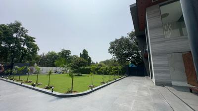 Image of 19000 Sq.ft 3 BHK Farm House for sale in Chhattarpur, New Delhi for Rs. 400000000