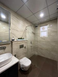 Bathroom Image of 1750 Sq.ft 3 BHK Apartment / Flat for sale in GMS Road Dehradun for Rs. 11850000