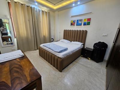 Bedroom Image of 1800 Sq.ft 3 BHK Builder Floor for rent in Safdarjung Enclave New Delhi for Rs. 130000