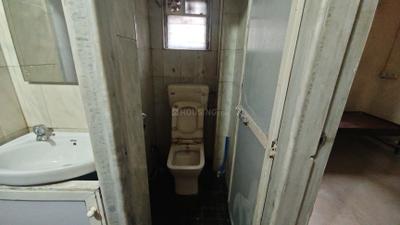 Bathroom Image of 430 Sq.ft 1 BHK Apartment / Flat for rent in Rishikesh Housing Society, Malad West Mumbai for Rs. 30000