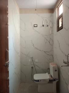 Common Bathroom Image of 1500 Sq.ft 3 BHK Apartment / Flat for sale in Krishna Elite Homes, Noida Extension Greater Noida for Rs. 5854000