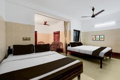 Bedroom Image of VARSHA RESIDENCY in MG Road Area, Puducherry