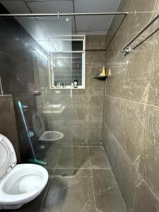 Bathroom Image of 1250 Sq.ft 2 BHK Apartment / Flat for sale in Goel Ganga Platino, Kharadi Pune for Rs. 14600000