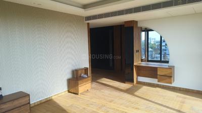 Bedroom Image of 4800 Sq.ft 4 BHK Apartment / Flat for rent in Maradu Kochi for Rs. 200000