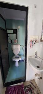 Bathroom Image of 720 Sq.ft 1.5 BHK Apartment / Flat for sale in Chembur Mumbai for Rs. 14000000