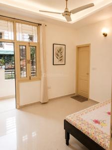 Bedroom Image of 1050 Sq.ft 2 BHK Apartment / Flat for rent in Amrapali Empire, Crossings Republik Ghaziabad for Rs. 17000