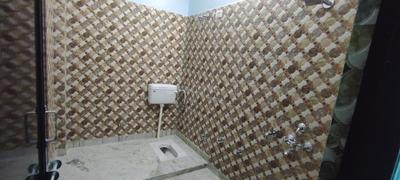 Bathroom Image of 2200 Sq.ft 4.5 BHK Independent House for rent in Jankipuram Extension Lucknow for Rs. 20000