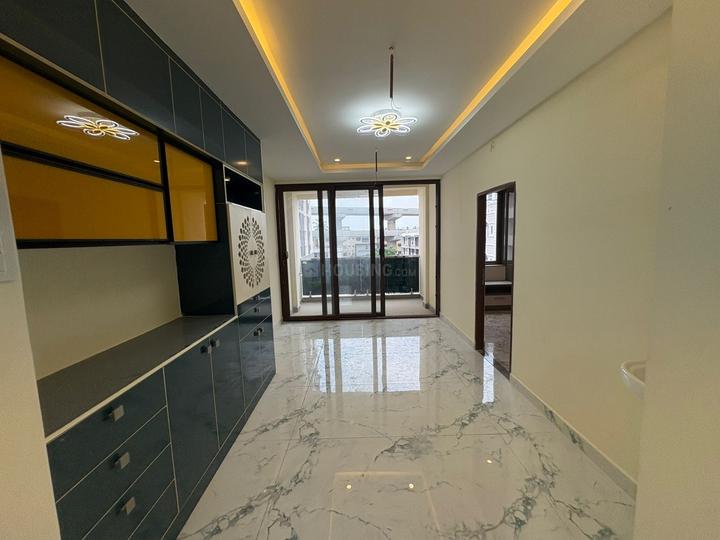 SA REAL ESTATES Main Image 1