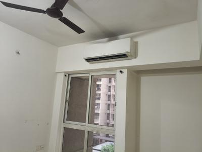 Bedroom Image of 590 Sq.ft 1 BHK Apartment / Flat for rent in Lodha Amara, Kolshet Thane for Rs. 27000