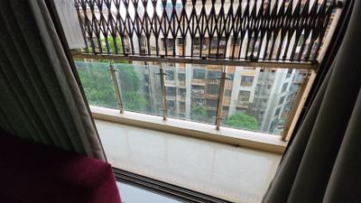 Balcony Image of 1250 Sq.ft 3 BHK Apartment / Flat for rent in Ekta Meadows, Borivali East Mumbai for Rs. 110000