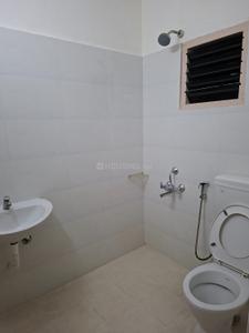 Bathroom Image of 940 Sq.ft 2 BHK Independent House for rent in Madipakkam Chennai for Rs. 25000