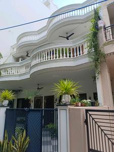 Building Image of 500 Sq.ft 1 RK Builder Floor for rent in Pitampura New Delhi for Rs. 18000