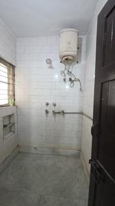Bathroom Image of 950 Sq.ft 2 BHK Apartment / Flat for rent in Pitampura New Delhi for Rs. 30000