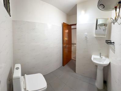 Bathroom Image of 1200 Sq.ft 3 BHK Apartment / Flat for rent in Halasuru Bengaluru for Rs. 75000