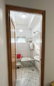 Bathroom Image of 850 Sq.ft 3 BHK Apartment / Flat for rent in Bagmari Kolkata for Rs. 22000