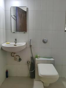 Common Bathroom Image of 845 Sq.ft 2 BHK Apartment / Flat for rent in Kasarvadavali Thane for Rs. 27000