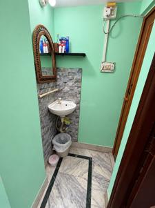 Bathroom Image of 570 Sq.ft 2 BHK Independent House for sale in Phool Bagan Kolkata for Rs. 2800000