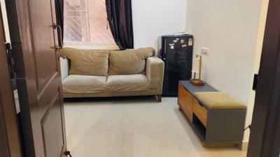 Living Room Image of 585 Sq.ft 1 BHK Apartment / Flat for rent in Indira Nagar Bengaluru for Rs. 30000