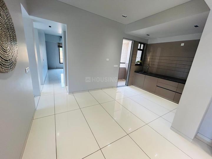 Ratna Trident Experia Main Image 1