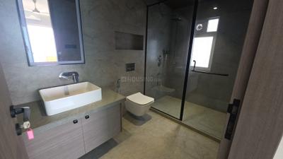 Image of 2500 Sq.ft 4 BHK Apartment / Flat for rent in Lokhandwala Minerva, Worli, Mumbai for Rs. 450000
