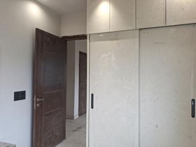 Bedroom Image of 900 Sq.ft 3 BHK Builder Floor for sale in Paschim Vihar New Delhi for Rs. 21000000