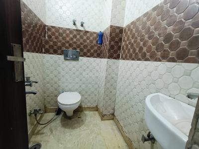 Bathroom Image of 540 Sq.ft 1 BHK Builder Floor for rent in Jhilmil Colony New Delhi for Rs. 16500