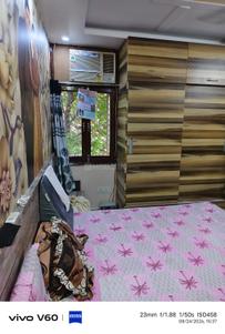 Bedroom Image of 891 Sq.ft 3 BHK Builder Floor for sale in Krishna Nagar New Delhi for Rs. 8000000