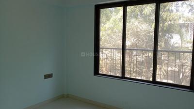 Bedroom Image of 450 Sq.ft 1 BHK Apartment / Flat for rent in Desai And Varma Dinkar Prasad Building, Vile Parle East Mumbai for Rs. 56000