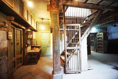 Hall Image of 2502 Sq.ft 6 BHK Independent House for sale in Khadia Ahmedabad for Rs. 19000000