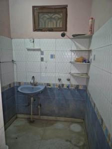 Bathroom Image of 1200 Sq.ft 2 BHK Independent House for rent in Shastri Nagar Meerut for Rs. 14000