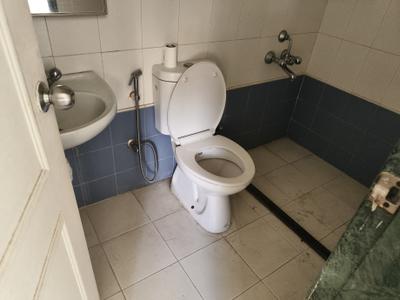Bathroom Image of 625 Sq.ft 1 BHK Apartment / Flat for rent in Hiranandani Estate Brentford, Hiranandani Estate Thane for Rs. 31000