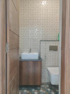 Common Bathroom Image of 2250 Sq.ft 4 BHK Builder Floor for sale in Ridhi Signature Floors, Green Field Colony Faridabad for Rs. 18100000