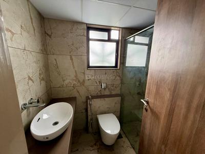 Bathroom Image of 3030 Sq.ft 4.5 BHK Duplex for sale in Pride World City, Lohegaon Pune for Rs. 30000000