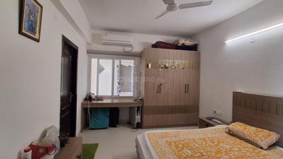 Bedroom Image of 1300 Sq.ft 2 BHK Apartment / Flat for rent in Paramount Hill County, Kondapur Hyderabad for Rs. 40000