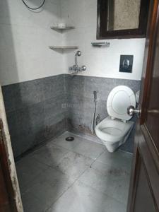 Bathroom Image of 1600 Sq.ft 2 BHK Builder Floor for rent in Sector 46 Gurgaon for Rs. 36000