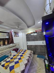Bedroom Image of 1010 Sq.ft 3 BHK Builder Floor for sale in Laxmi Nagar New Delhi for Rs. 9700000