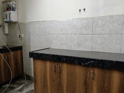 Kitchen Image of 550 Sq.ft 1 BHK Builder Floor for rent in Patel Nagar Gurgaon for Rs. 20000