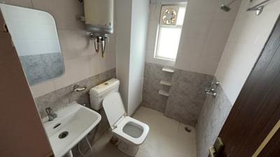 Image of 645 Sq.ft 3 BHK Apartment / Flat for rent in ROF Amaltas, Sector 92, Gurgaon for Rs. 20000
